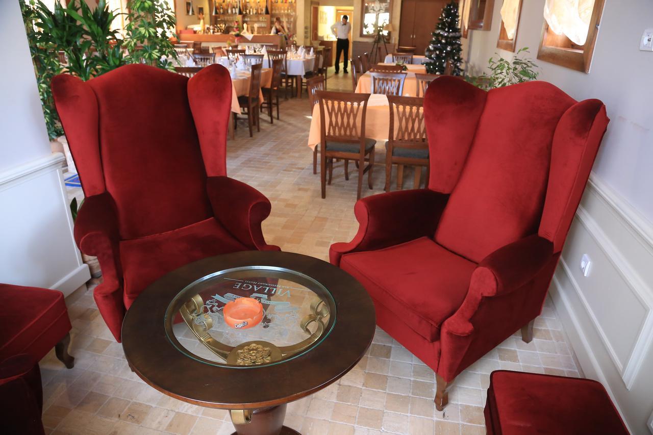 Hotel Village Stari Banovci 외부 사진